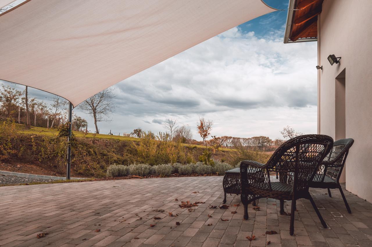 Radhe Resort Es Syam Meditacios Es Rendezvenykozpont Somogyvámos Exterior foto
