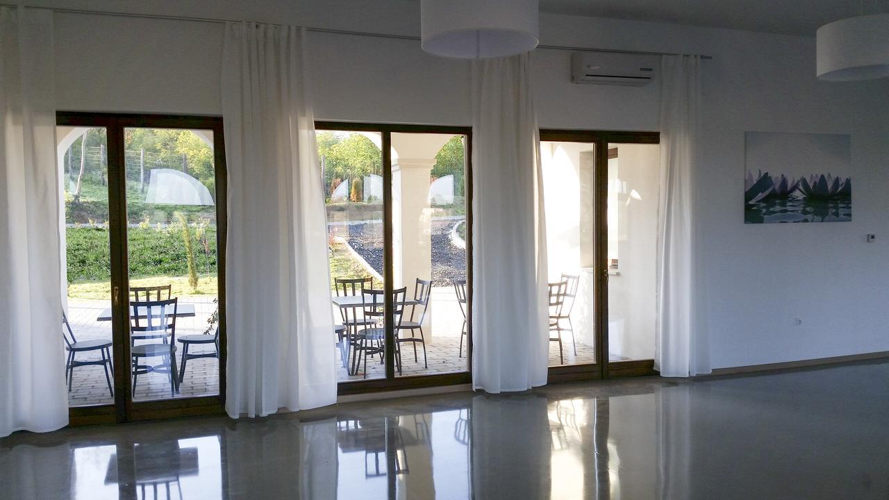 Radhe Resort Es Syam Meditacios Es Rendezvenykozpont Somogyvámos Exterior foto
