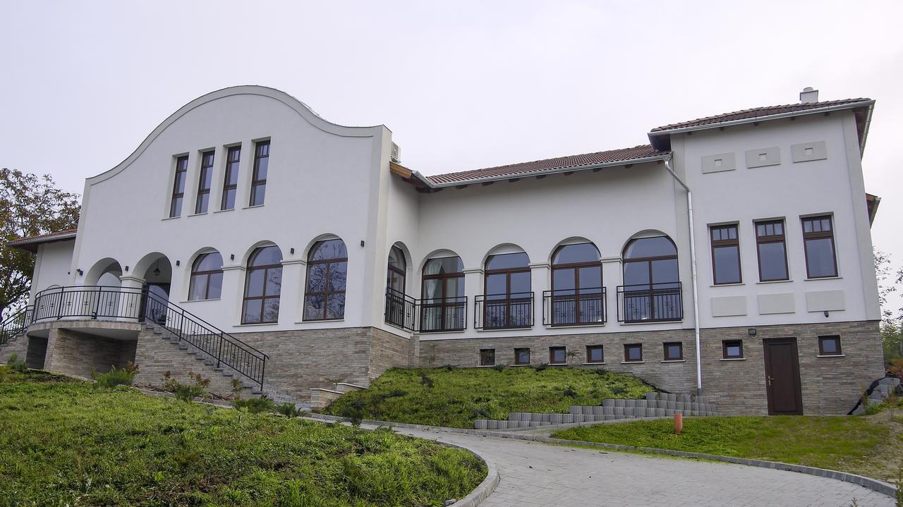 Radhe Resort Es Syam Meditacios Es Rendezvenykozpont Somogyvámos Exterior foto